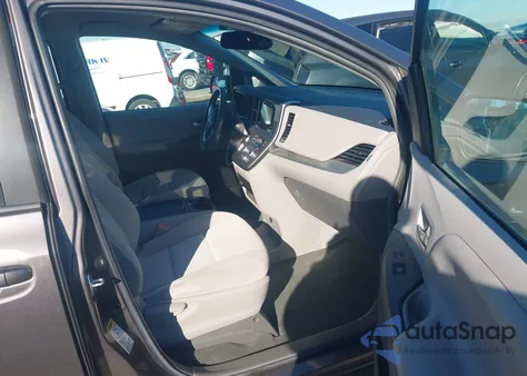 2017 Toyota Sienna Le 8 Passenger из США, поврежденный, VIN 5TDKZ3DC7HS842766